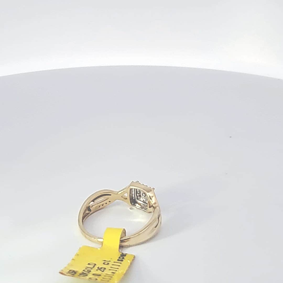 Female Diamond Ring-Gold with Natural Diamonds