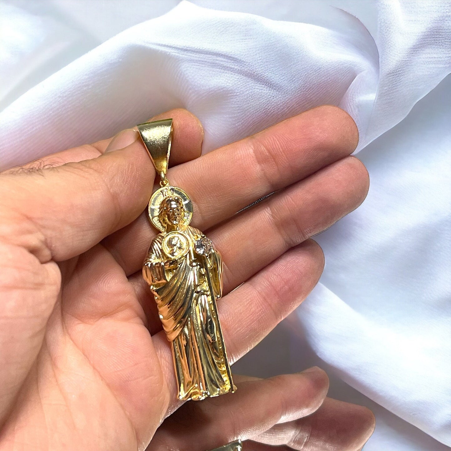 Sacred Reverence: Saint Judas Pendant – Wearable Devotion and Timeless Faith