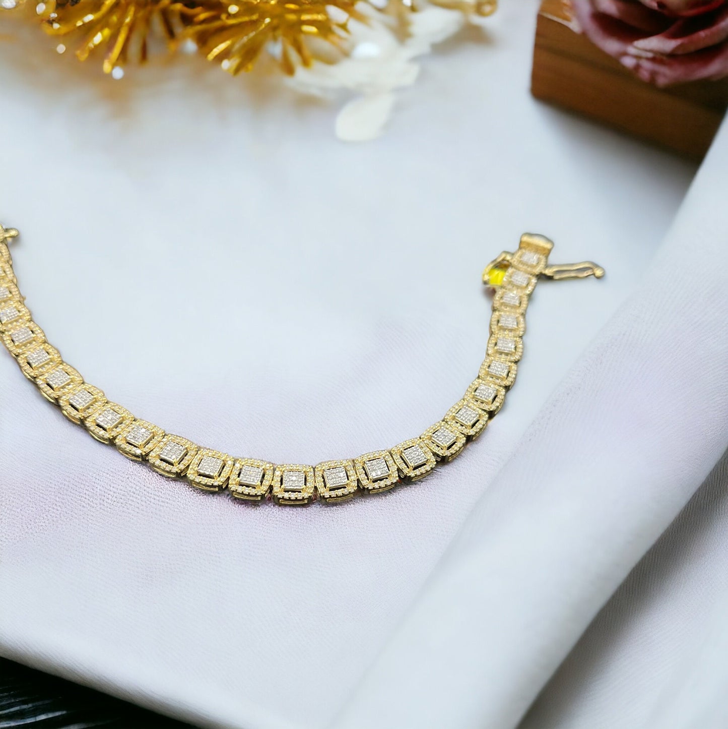 Diamond Bracelet-Natural gold and Diamonds